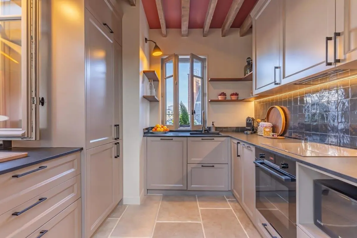 Lovely Penthouse Apt With Terrasse Paris Apartment