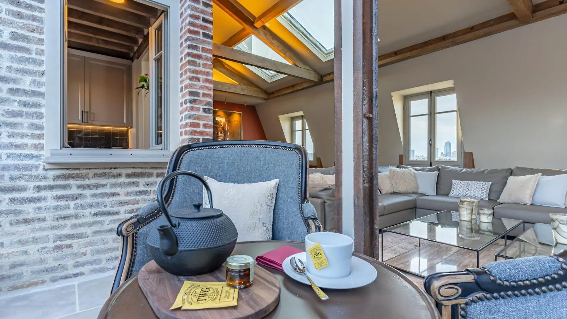 Lovely Penthouse Apt With Terrasse Paris France