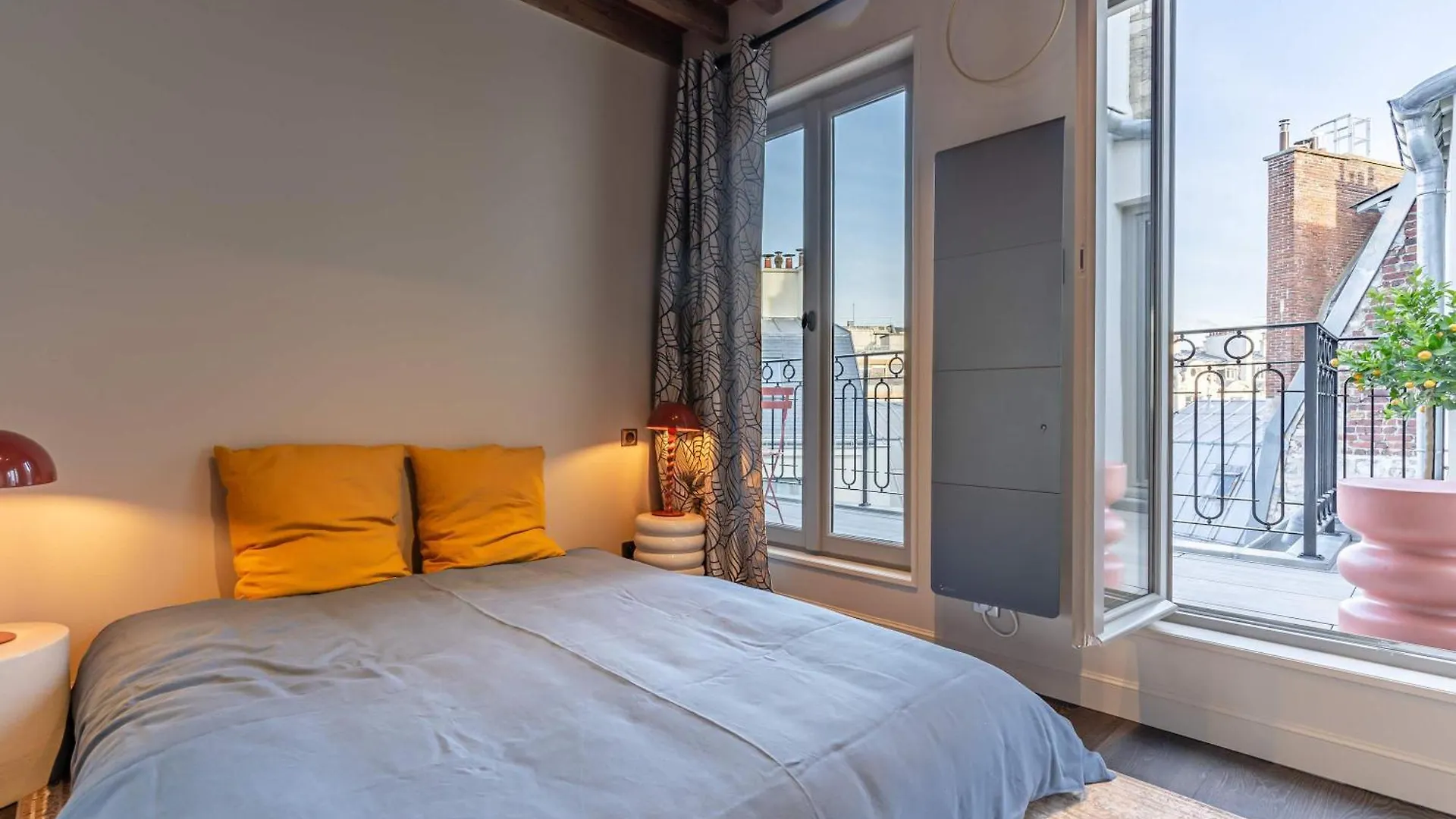 Lovely Penthouse Apt With Terrasse Paris